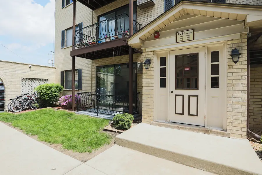 7218 W Wrightwood Avenue #107, Elmwood Park, IL 60707 - #3