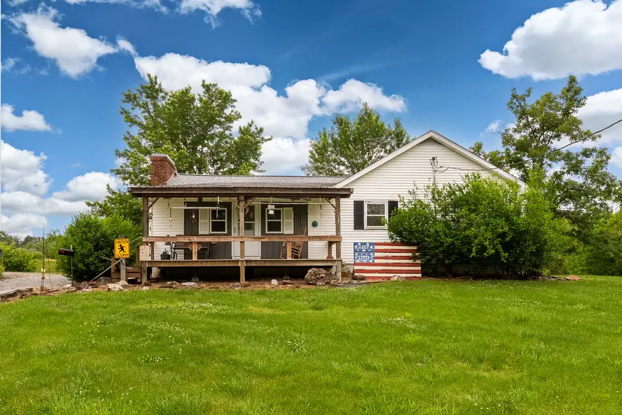 6687 Route 166, Creal Springs, IL 62922 - #2