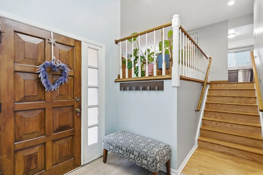 1940 Brentwood Lane E, Wheaton, IL 60189 - #3