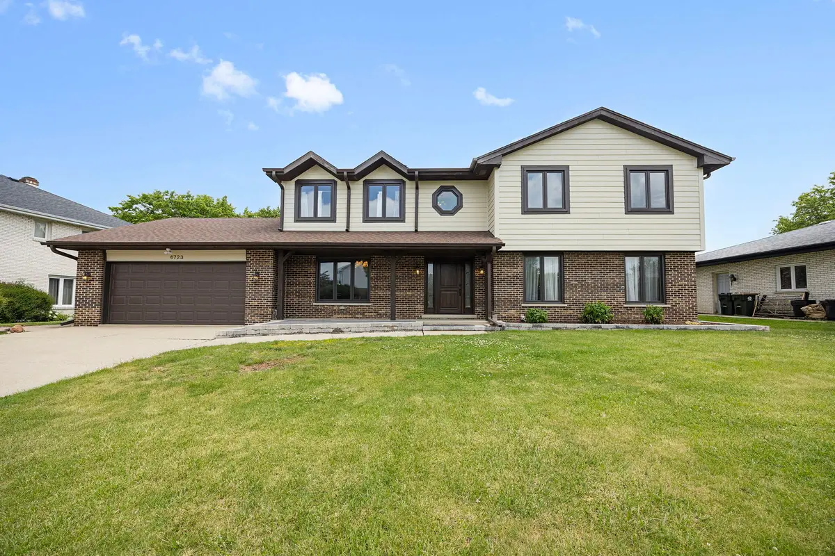 6723 Kingswood Road, Willowbrook, IL 60527 - #1