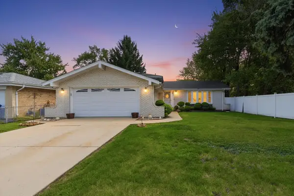 5815 W 87th Place, Oak Lawn, IL 60453