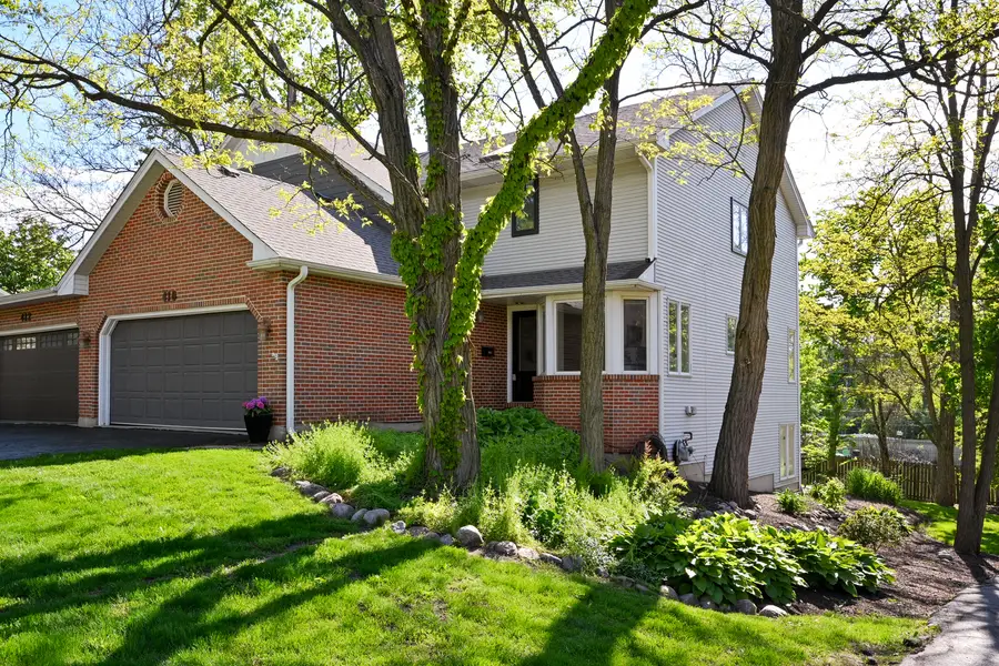 416 Lawrence Avenue, Glen Ellyn, IL 60137 - #2