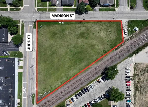 200 E Judd Street, Woodstock, IL 60098