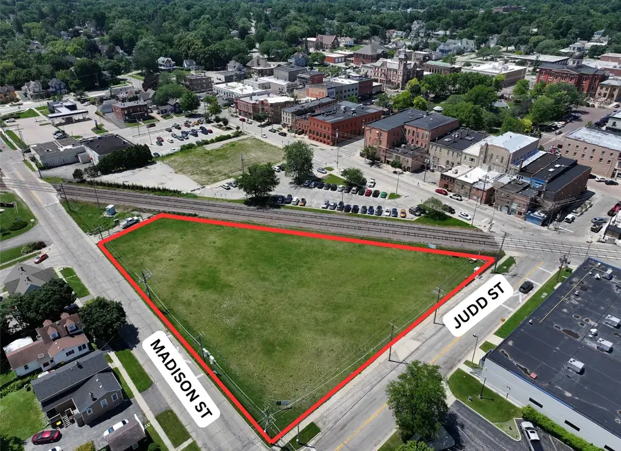 200 E Judd Street, Woodstock, IL 60098 - #2