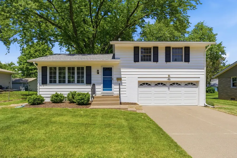 1912 E 31st Street, Davenport, IA 52807 - #2
