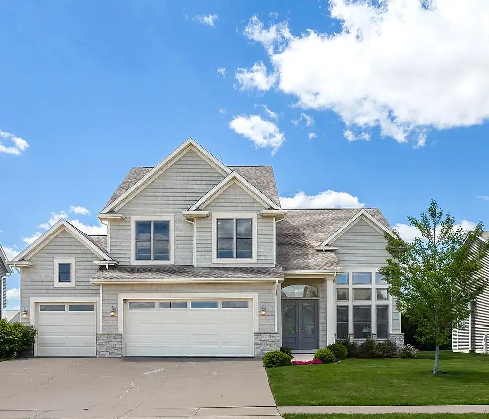 5700 Emily Road, Bettendorf, IA 52722 - #1