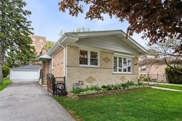 6709 W Forest View Lane, Niles, IL 60714