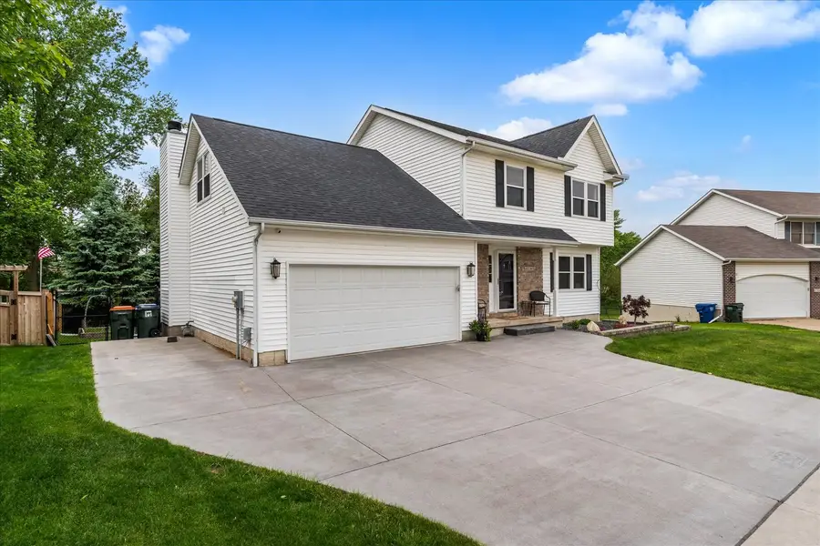 6140 N Thornwood Avenue, Davenport, IA 52806 - #2
