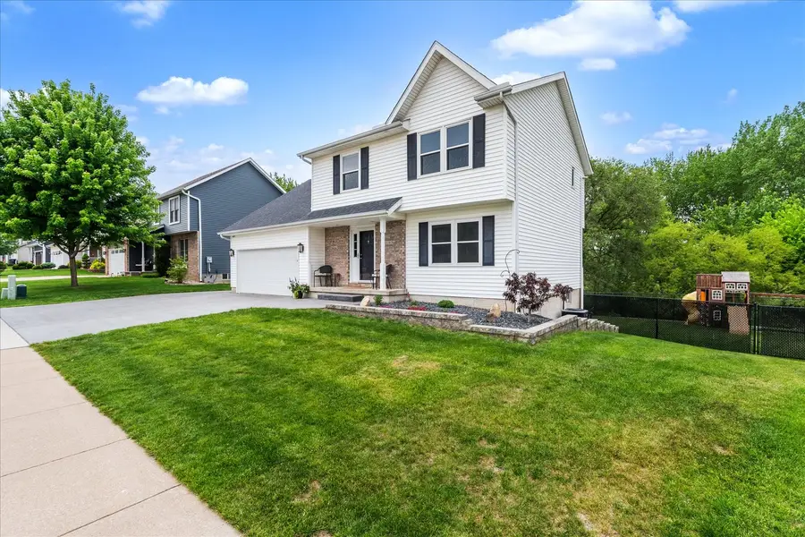 6140 N Thornwood Avenue, Davenport, IA 52806 - #3