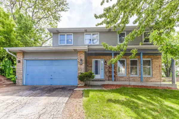 793 Santa Fe Court, Carol Stream, IL 60188