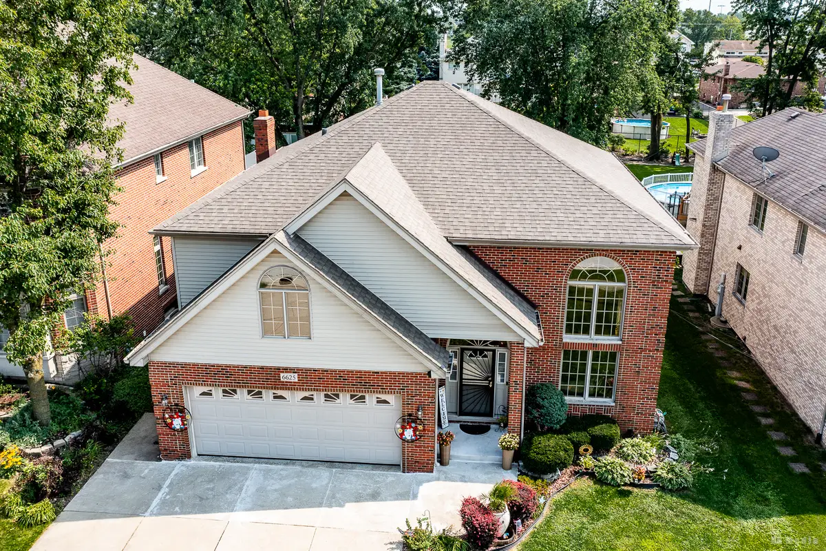 6625 W 91st Place, Oak Lawn, IL 60453 - #1