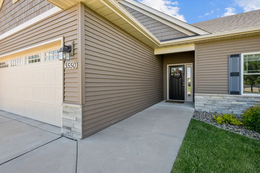 3550 Deckard Drive, Bettendorf, IA 52722 - #3
