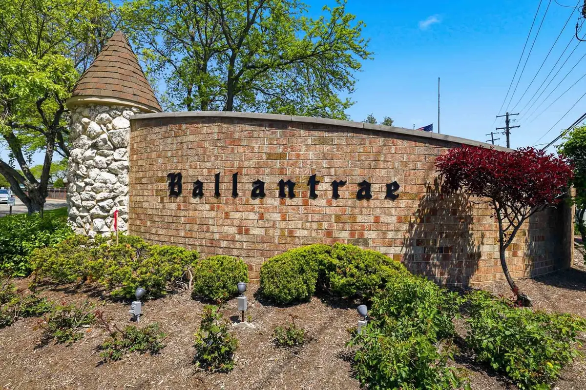 660 Ballantrae Drive, Northbrook, IL 60062 - #1