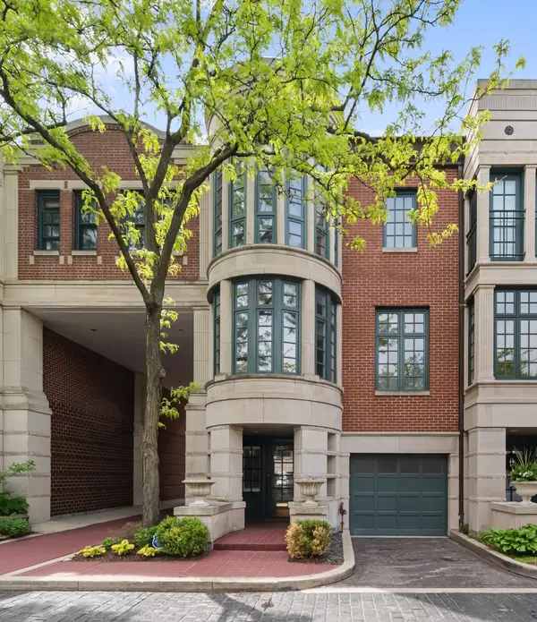 2650 N Southport Avenue #F, Chicago, IL 60614