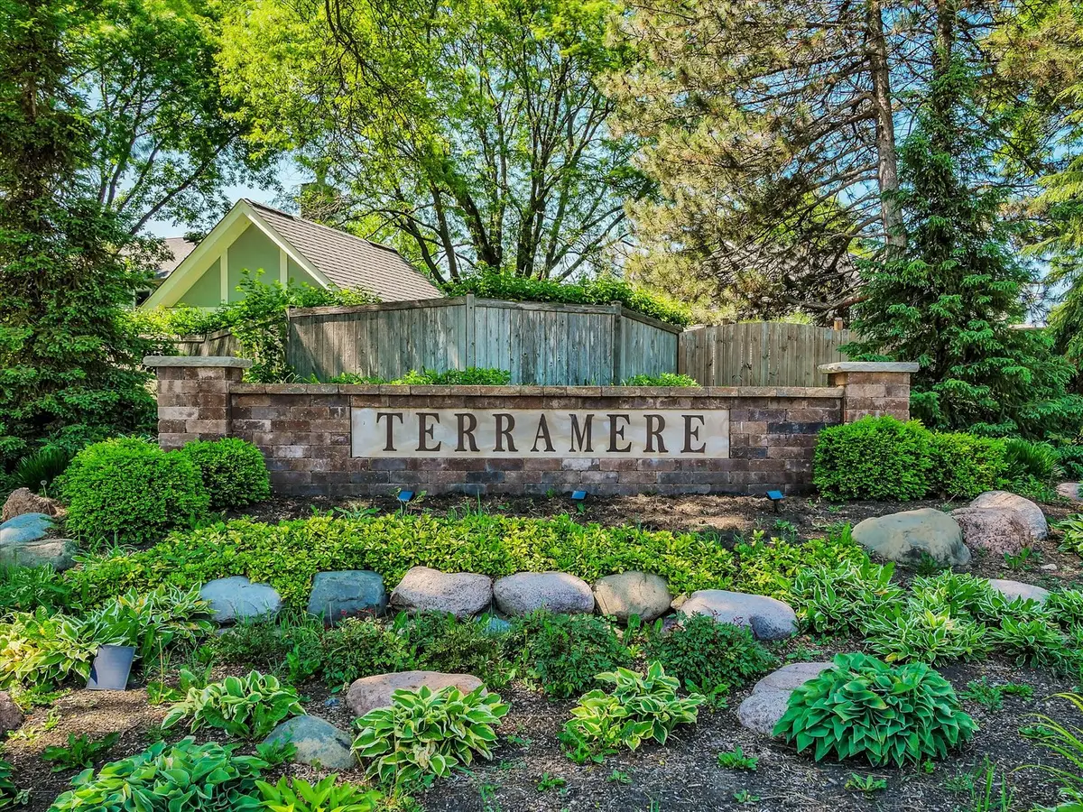 312 W Brampton Lane, Arlington Heights, IL 60004 - #1