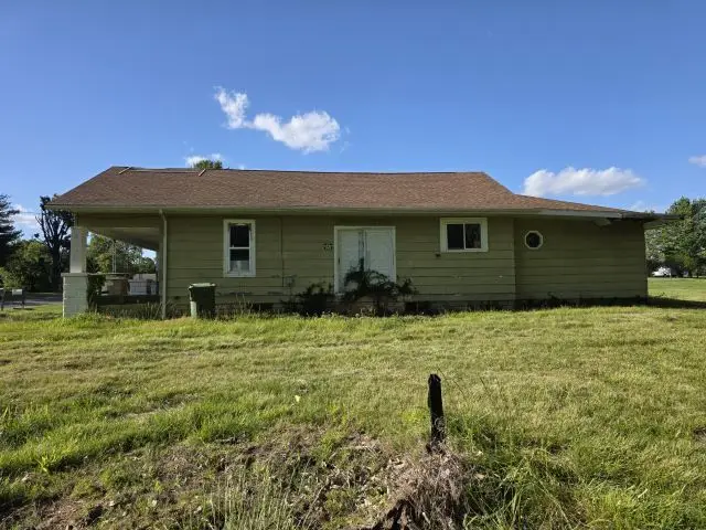 905 Mcclintock Avenue, Johnston City, IL 62951 - #3