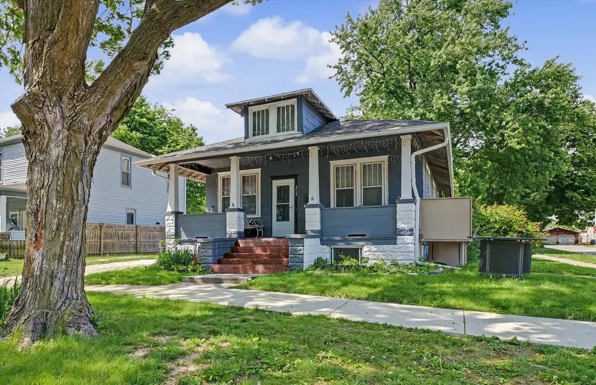 212 E Hill Street, Champaign, IL 61820 - #1