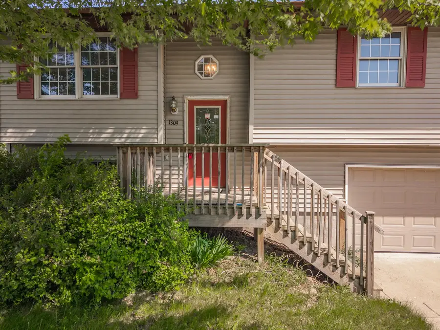 1309 W Indian Drive, Pontiac, IL 61764 - #3
