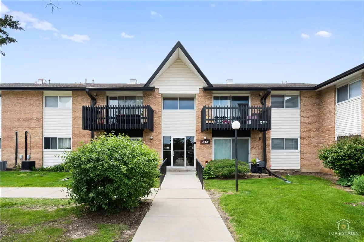 20A Kingery Quarter #201, Willowbrook, IL 60527 - #1