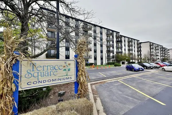 9074 W Terrace Drive #5C, Niles, IL 60714