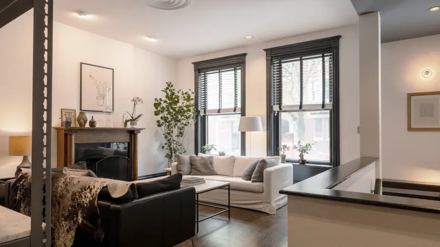 808 W Buckingham Place #1, Chicago, IL 60657 - #2