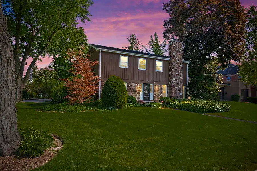 512 S Bristol Lane, Arlington Heights, IL 60005 - #3