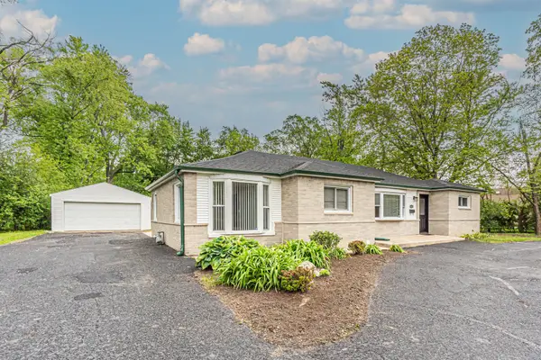 1055 N Bluebonnet Lane, Hoffman Estates, IL 60169