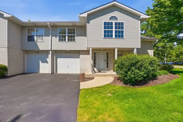1332 Sugar Court, Naperville, IL 60563