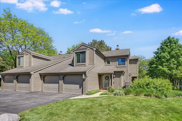 669 Golf Lane #669, Lake Barrington, IL 60010
