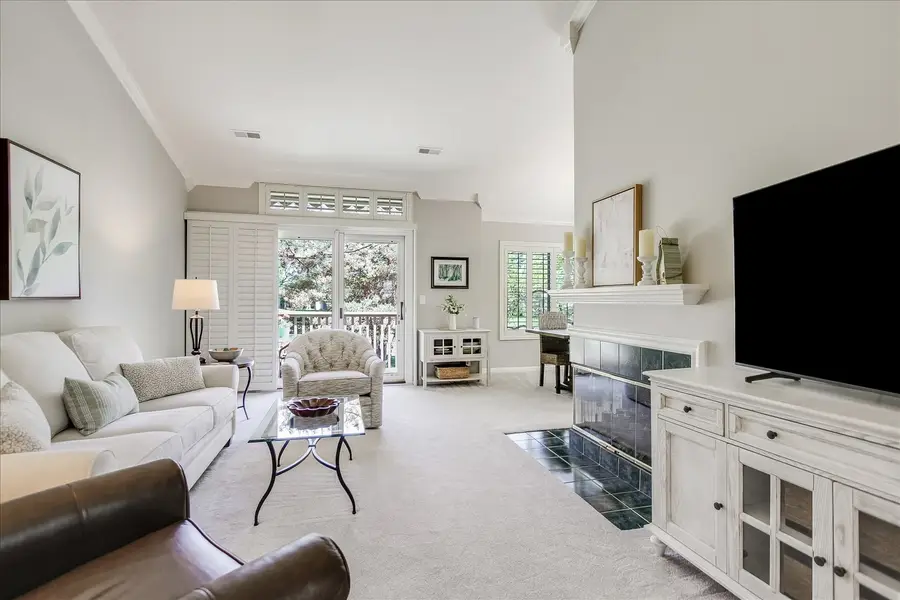 669 Golf Lane #669, Lake Barrington, IL 60010 - #3
