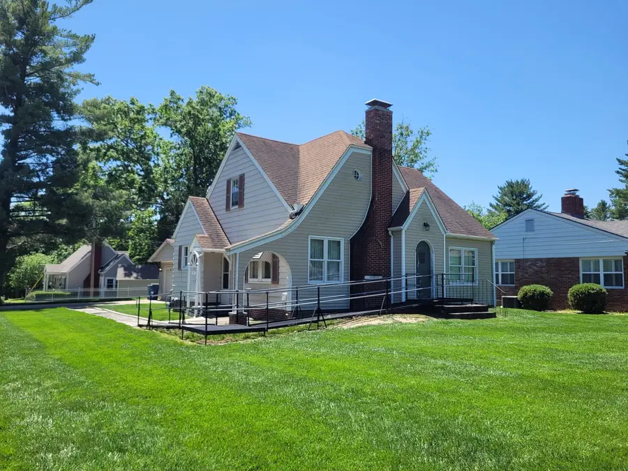 1901 E Richview Road, Mount Vernon, IL 62864 - #2