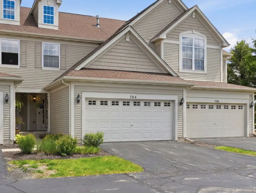 704 Amherst Drive, Sycamore, IL 60178 - #2
