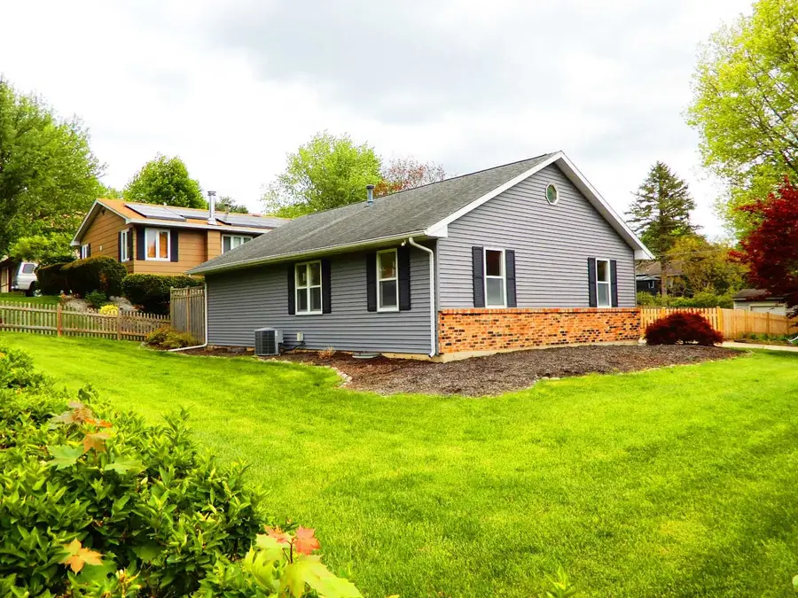 62 Alice Street, Algonquin, IL 60102 - #3