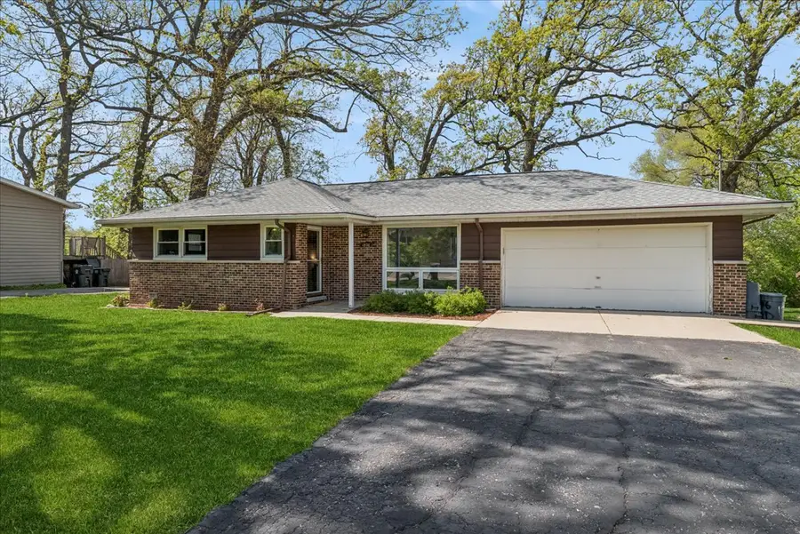 1806 Hazelwood Drive, Lindenhurst, IL 60046 - #2