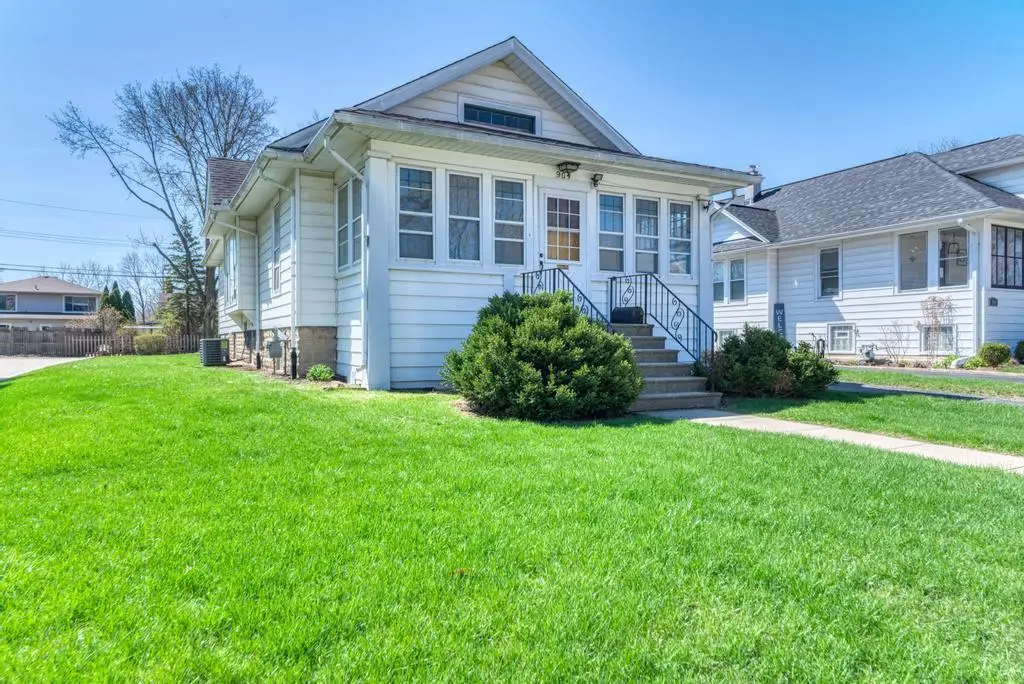 904 Caton Avenue, Joliet, IL 60435 - #1