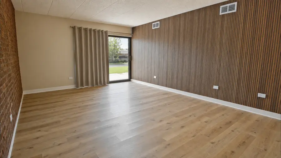 1620 Richmond Circle #105, Joliet, IL 60435 - #3