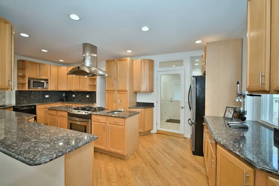 5936 N Melvina Avenue, Chicago, IL 60646 - #2