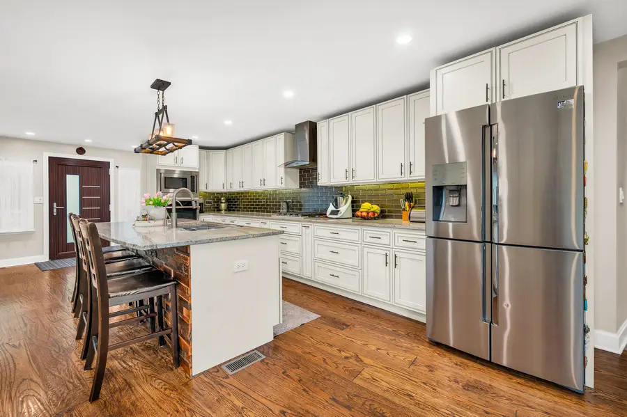 158 St Marys Parkway, Buffalo Grove, IL 60089 - #2