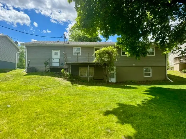 2613 N 11th Street, Clinton, IA 52732 - #2