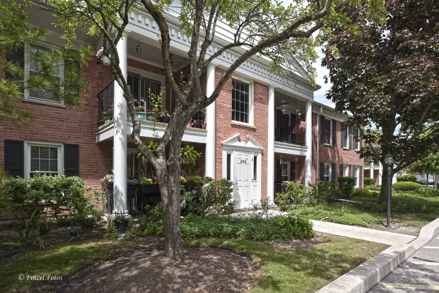 530 Shorely Drive #101, Barrington, IL 60010 - #2