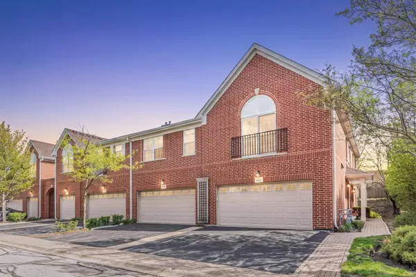 947 Kensington Drive #7-E3, Northbrook, IL 60062