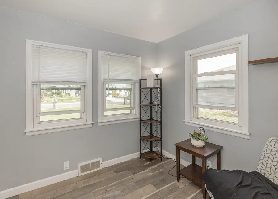 1301 53rd Street, Moline, IL 61265 - #3