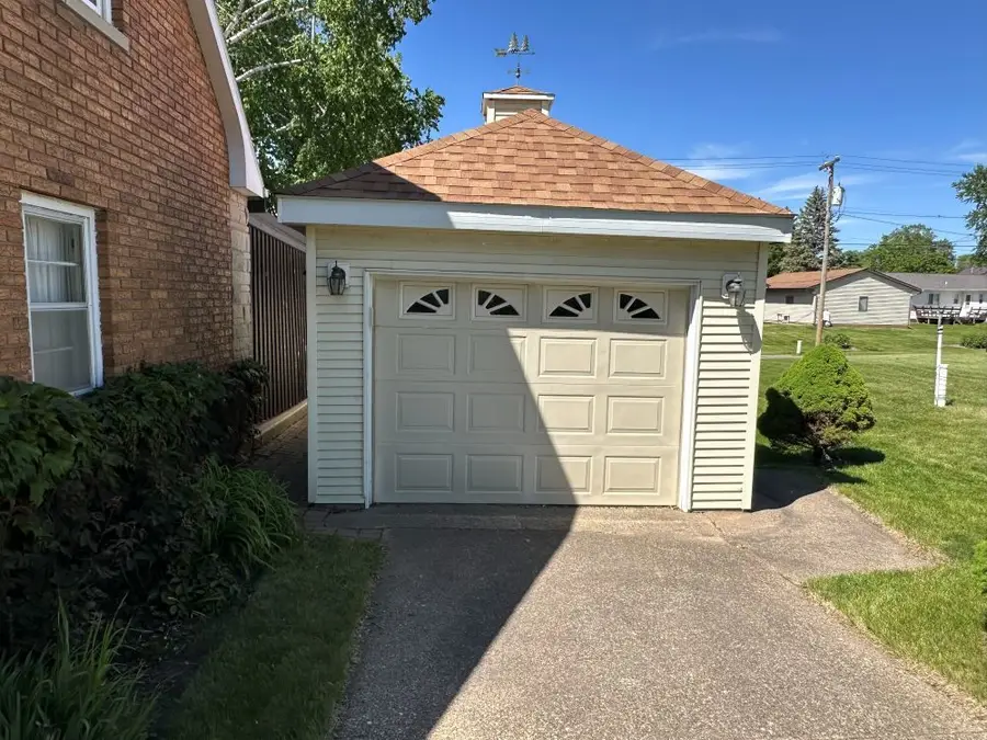 820 11th Street, Dewitt, IA 52472 - #2