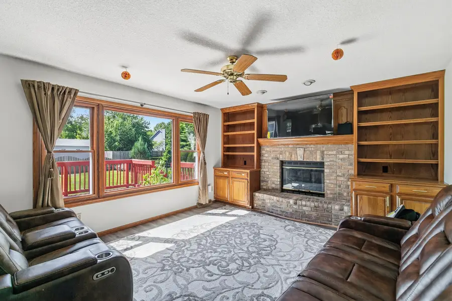 4608 Willow Wood Court, Davenport, IA 52807 - #2