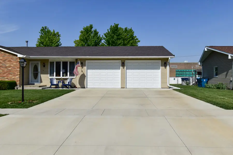 907 Illini Avenue, Pontiac, IL 61764 - #3