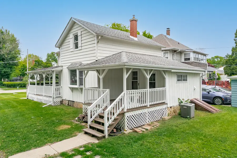434 E Washington Street, West Chicago, IL 60185 - #2