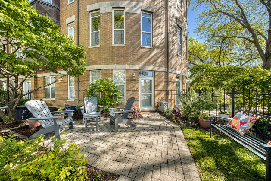2477 W Montrose Avenue, Chicago, IL 60618 - #2
