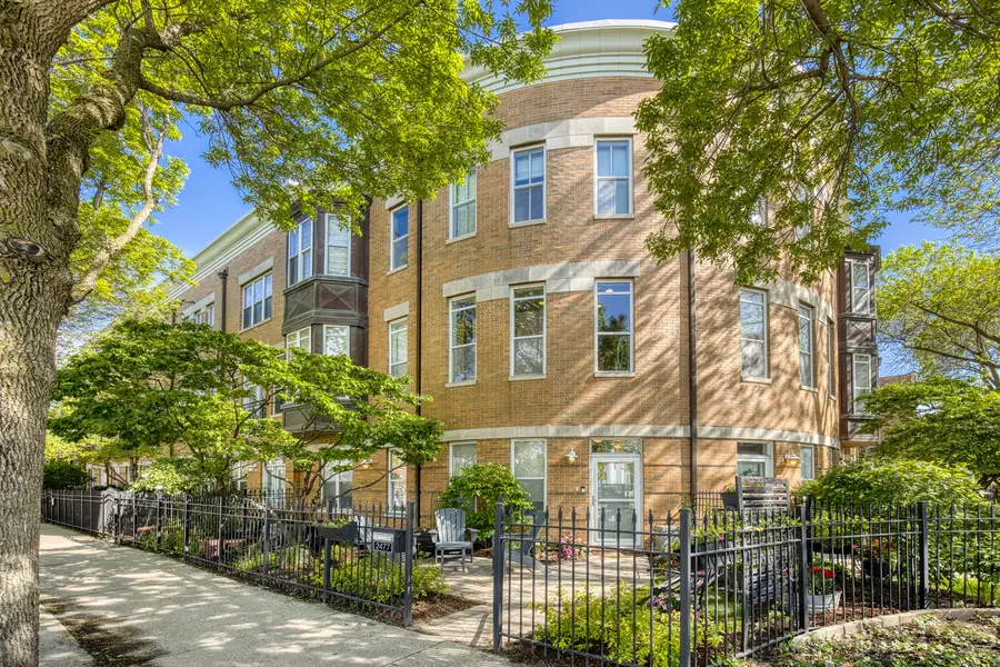 2477 W Montrose Avenue, Chicago, IL 60618 - #3