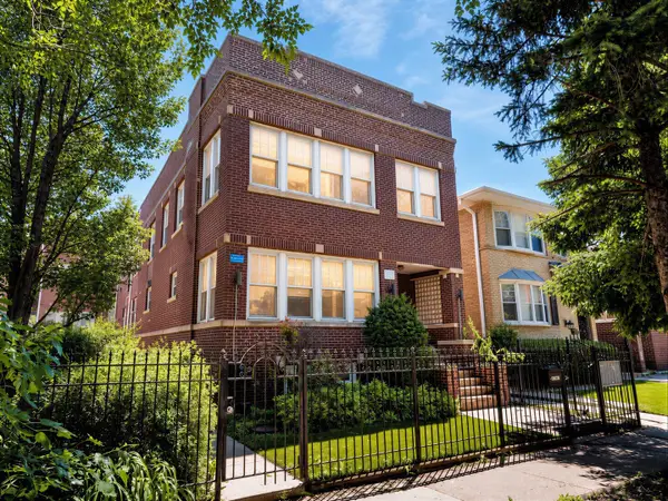 4819 W Cornelia Avenue, Chicago, IL 60641