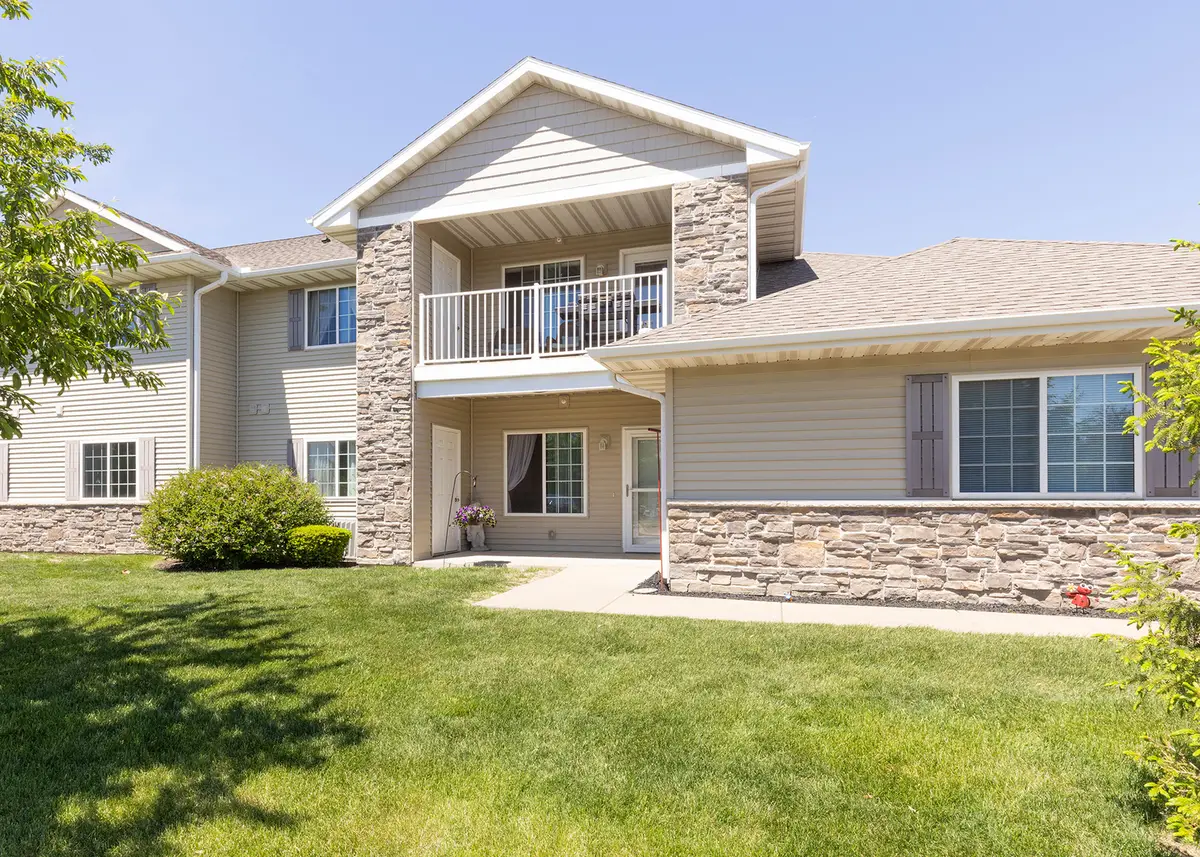 240 E Franklin Street #204, Eldridge, IA 52748 - #1
